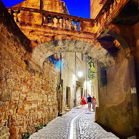 Cobble stoned streets of Uzes
