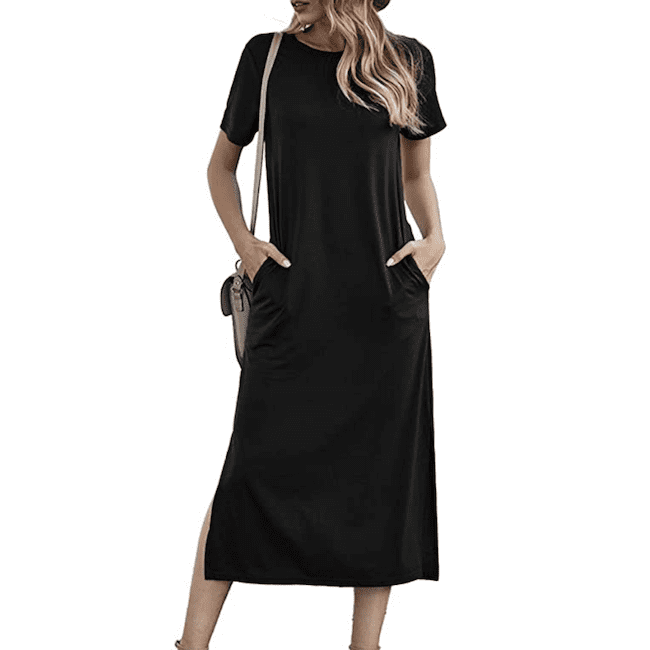 Woman wearing a black loose dress