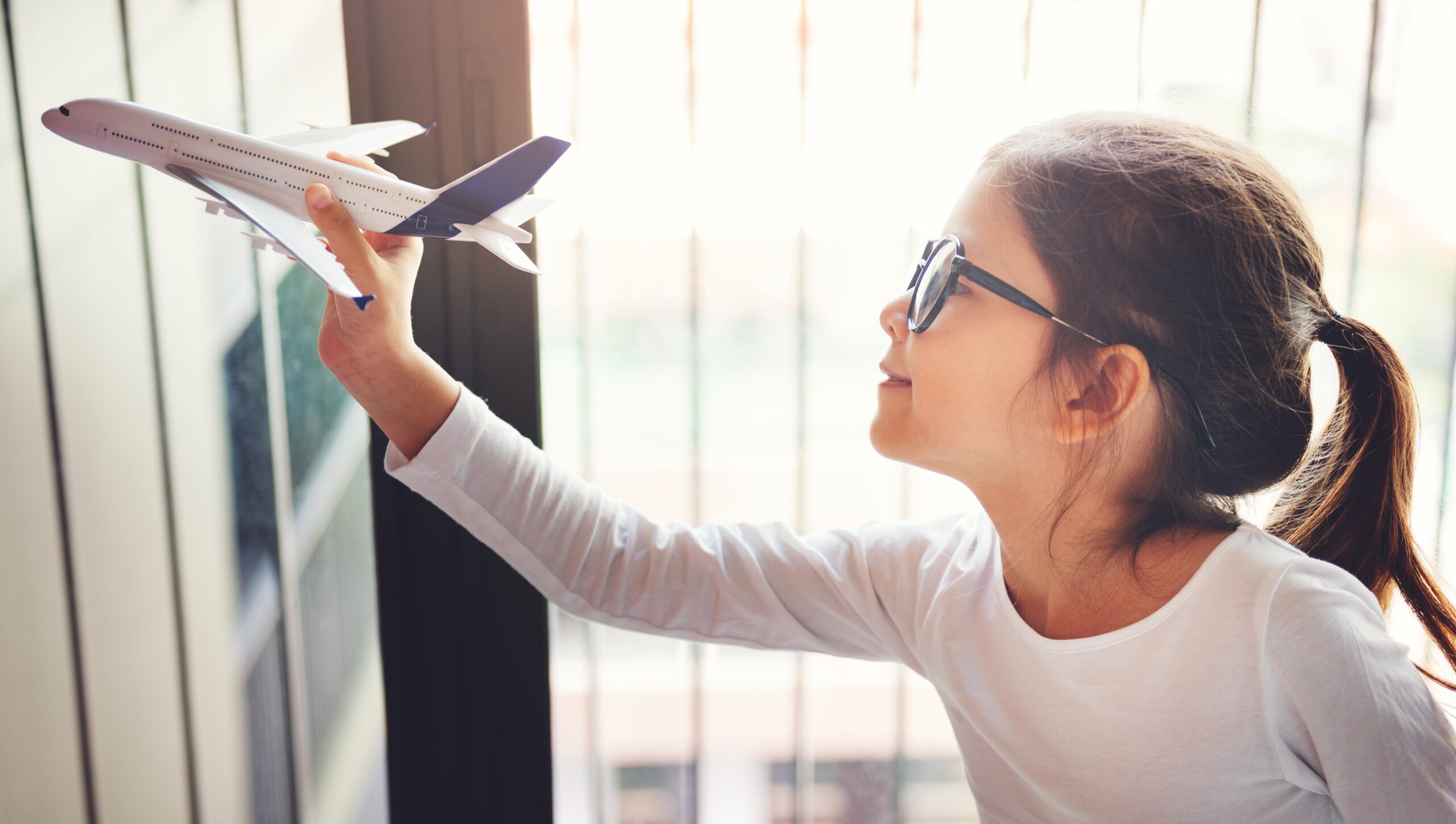 women flying pet peeves