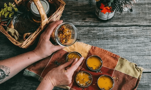 Salves, butters & lotion - Mahikan Trail