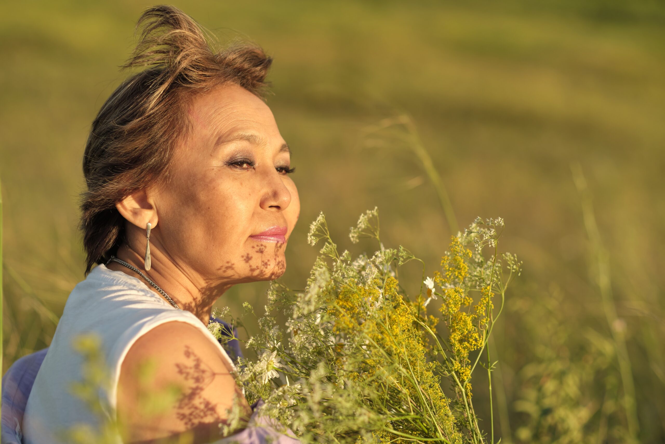 older woman sharing wisdom