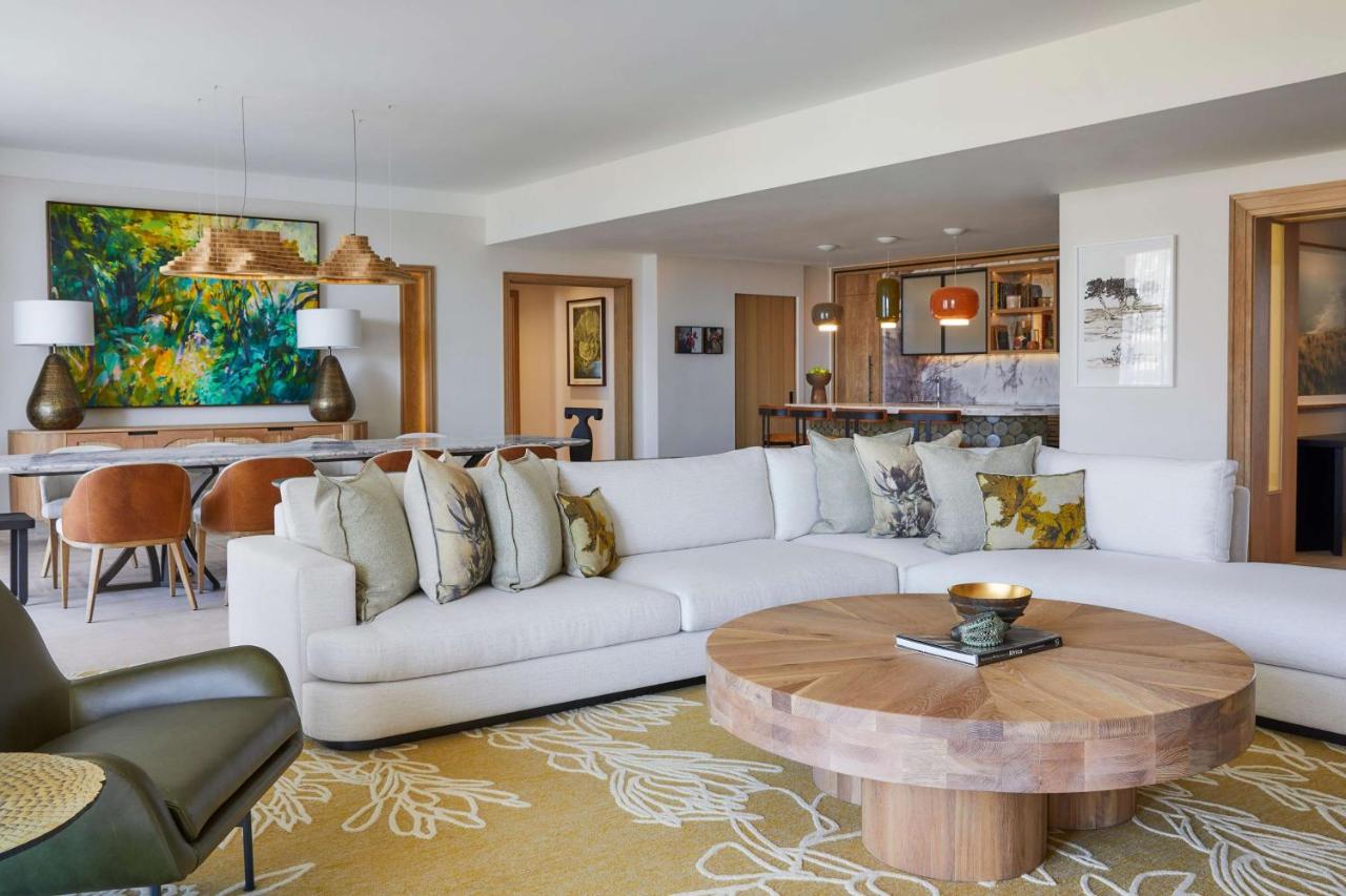 A suite of the One&Only Hotel in Cape Town, South Africa, recommended by a JourneyWoman reader as a safe place for women to stay. 