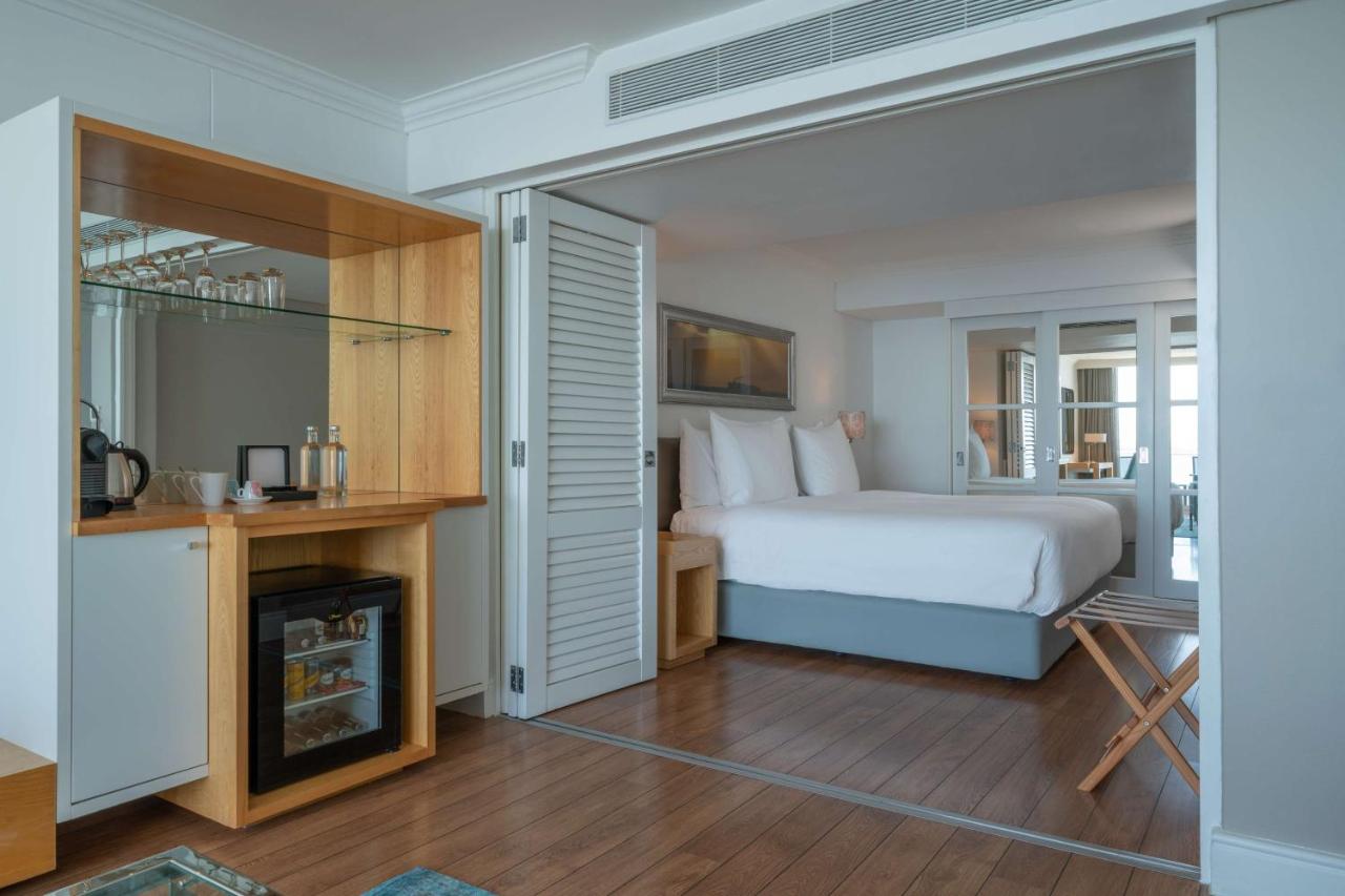 The Radisson Blu hotel in Cape Town, South Africa has well-appointed suites for short and long-term stays. Recommended by a JourneyWoman reader as a safe place for women to stay. 