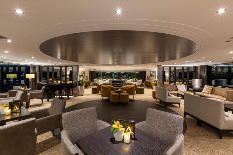 avalon bordeaux panaroma lounge