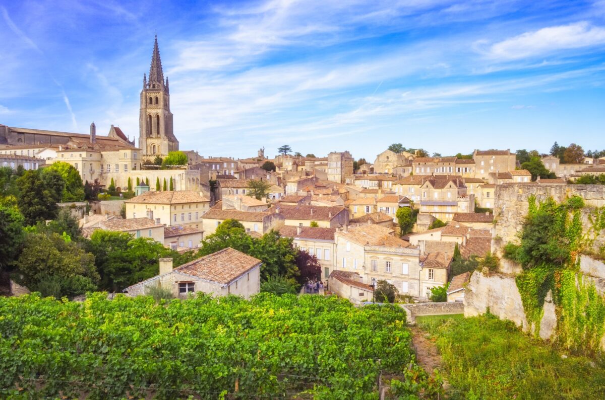 colorful-landscape-view-of-saint-emilion-village-i-2024-09-12-11-45-56-utc (1)