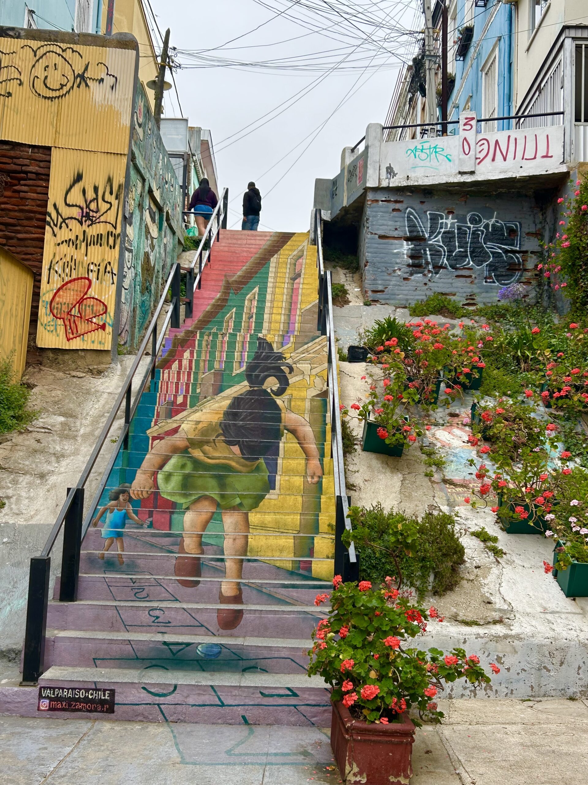 Carolyn woman standing in front of cathedral reims france