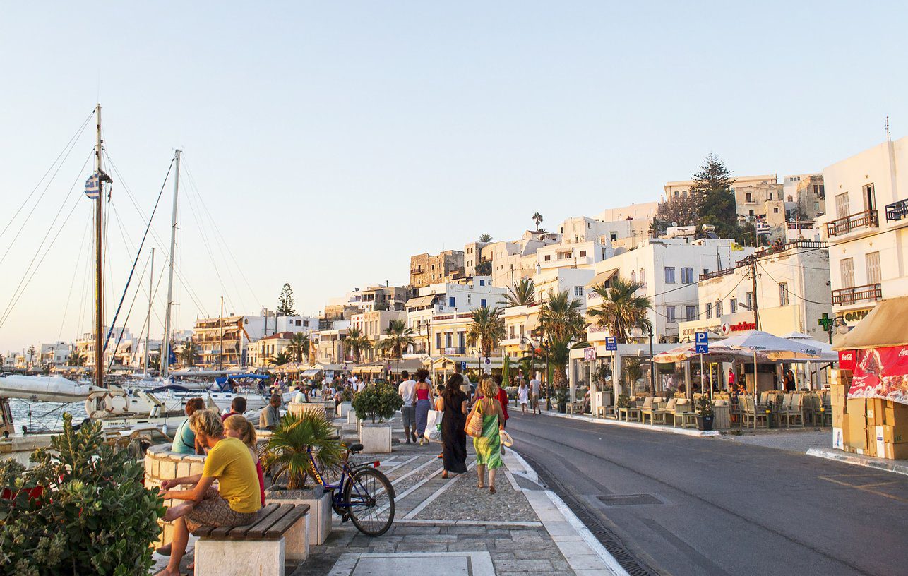 Enjoying Naxos during sunset - Glamorous Greek Islands - Girls Guide to the world