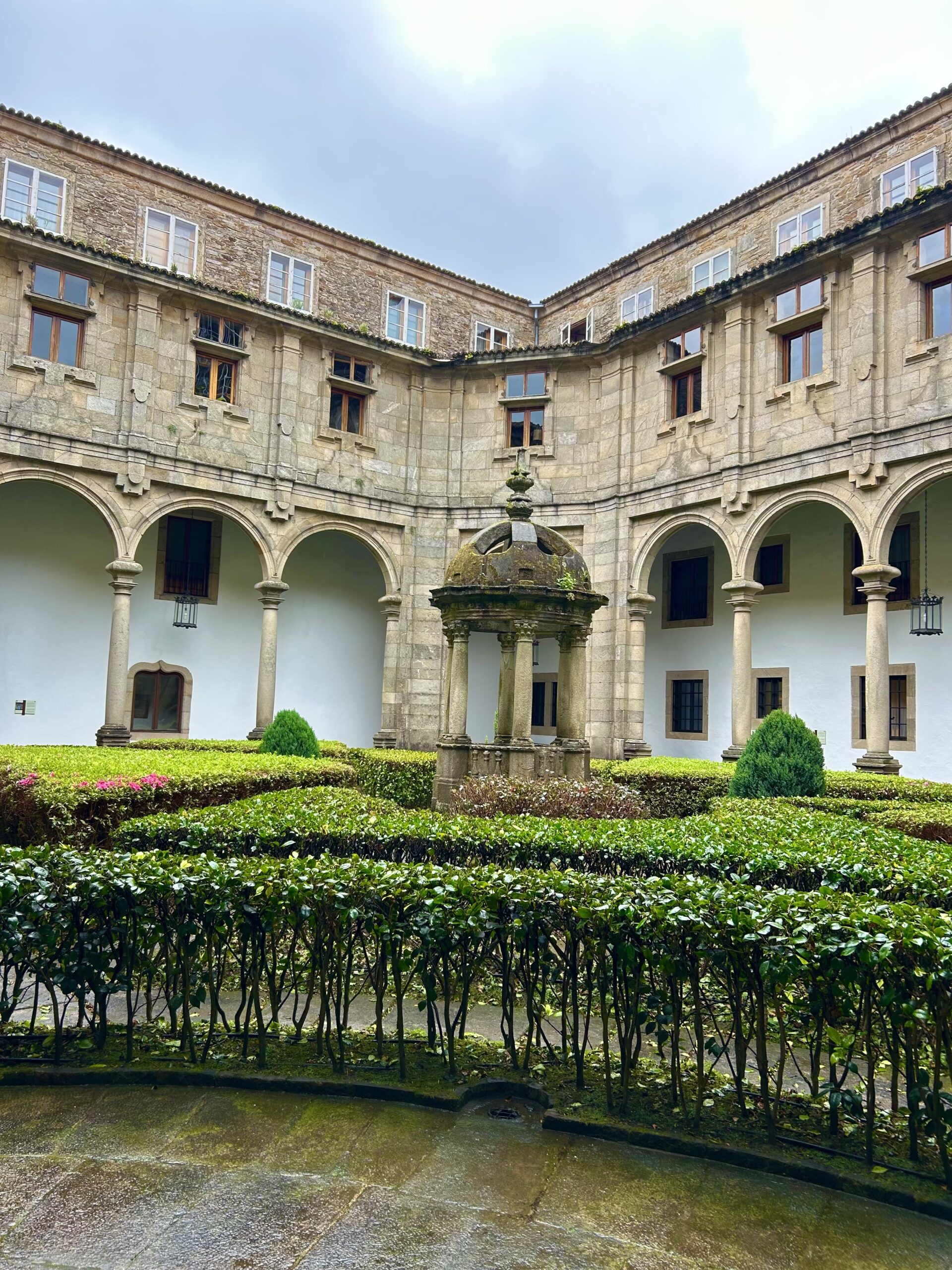 santiago parador courtyard 