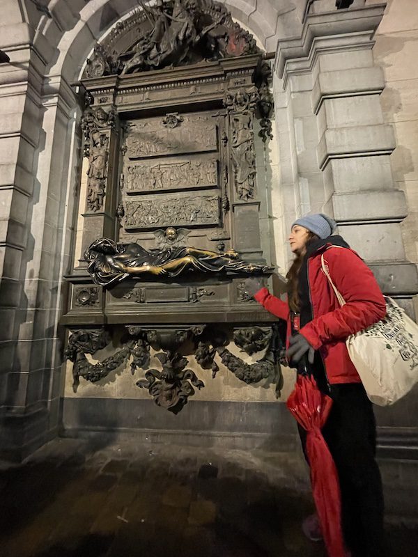 Dark Tales Walking Tour, Brussels in a wheelchair