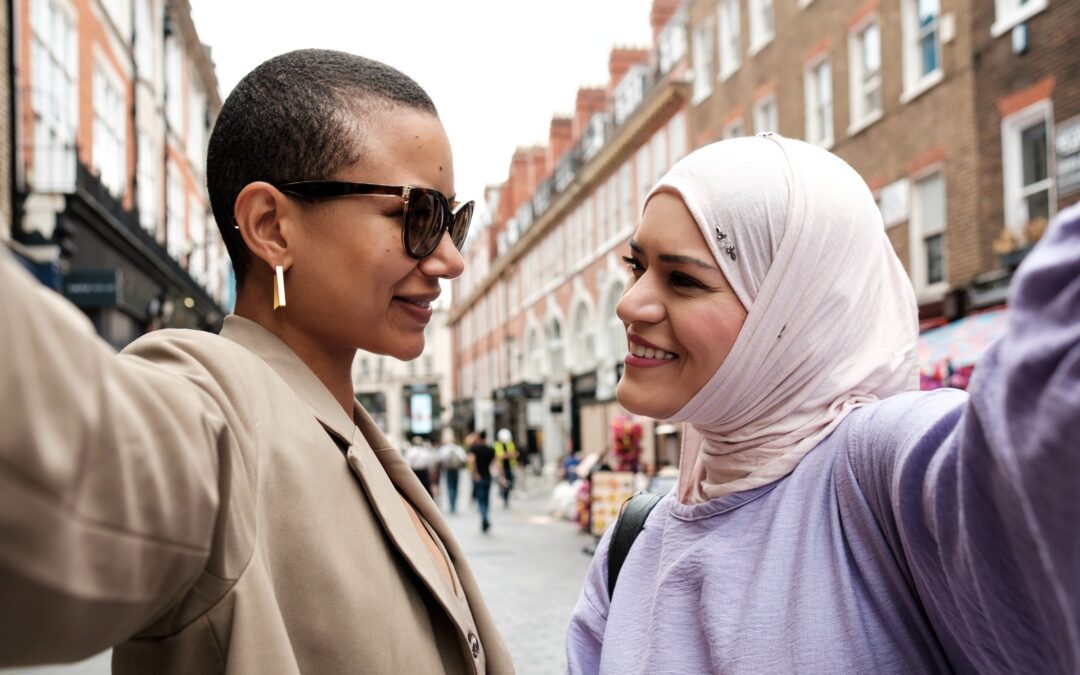 New Women-Led Walking Tours in London and Edinburgh Connect and Celebrate Women