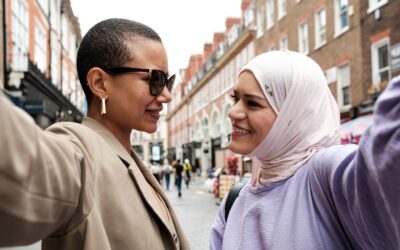 New Women-Led Walking Tours in London and Edinburgh Connect and Celebrate Women