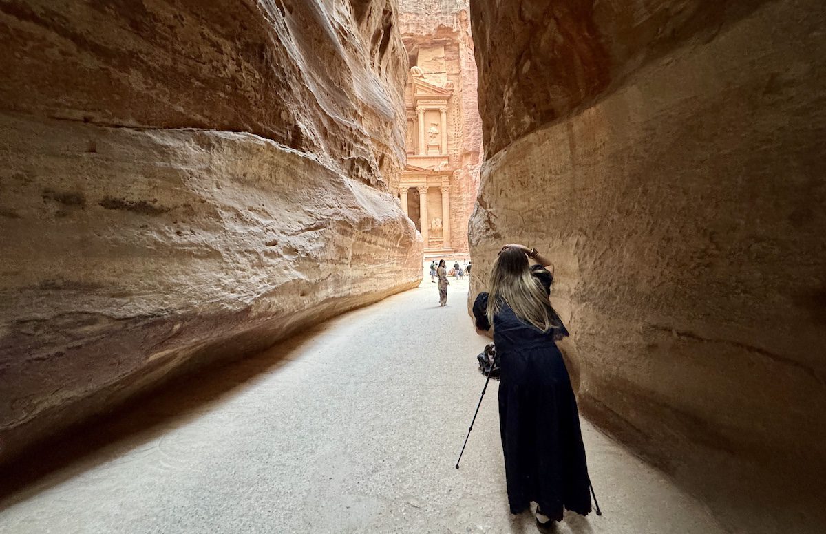 Taking the iconic photograph in Petra
