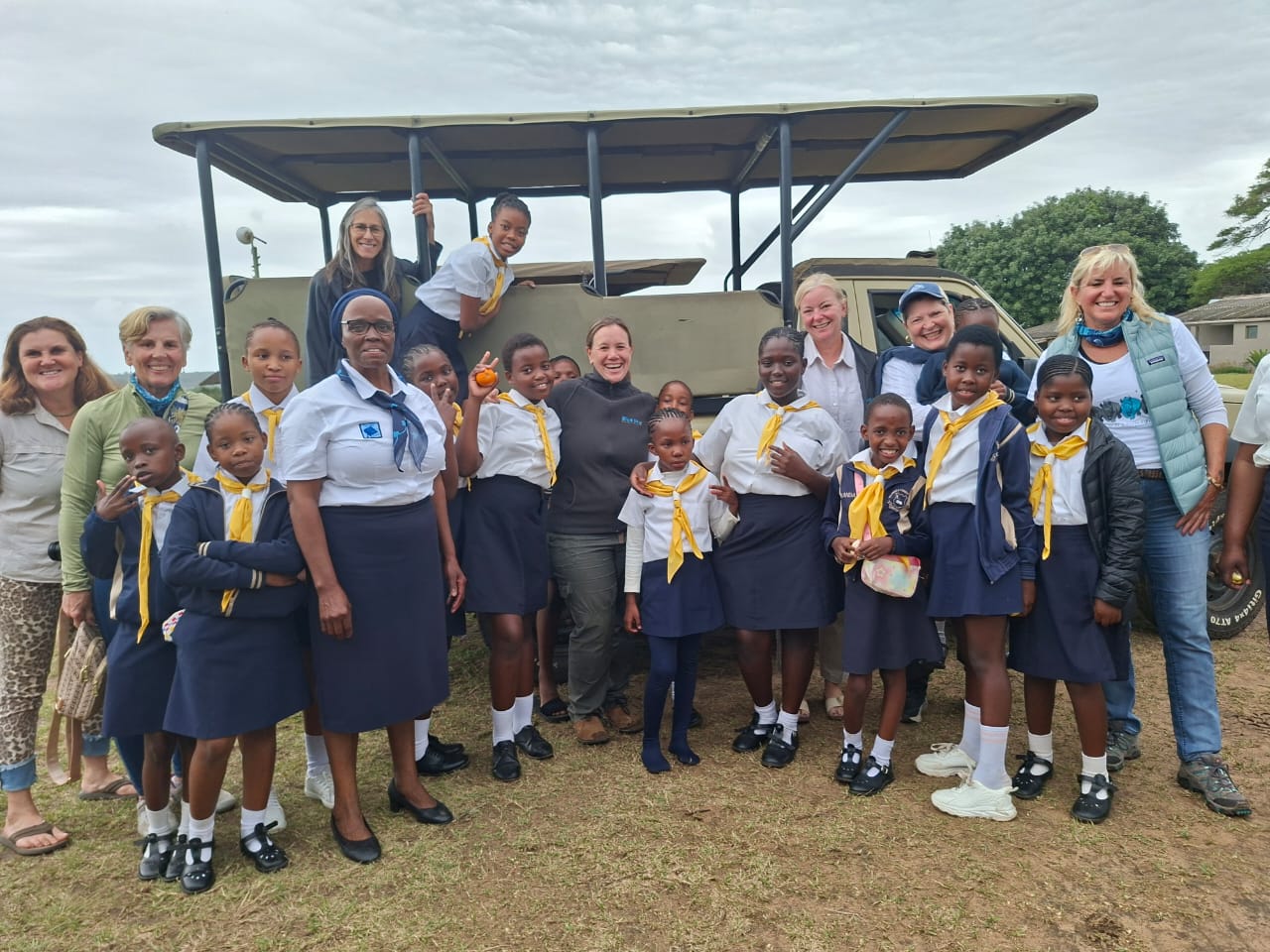 blue sky group of women school<br />
